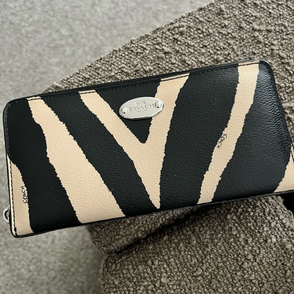 Coach Black and Cream Women's Wallet